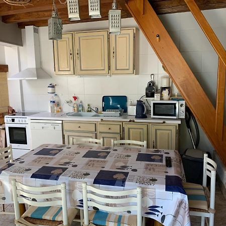Maison De Pays Au Centre Du Village Сен-Мартен-де-Ре Экстерьер фото