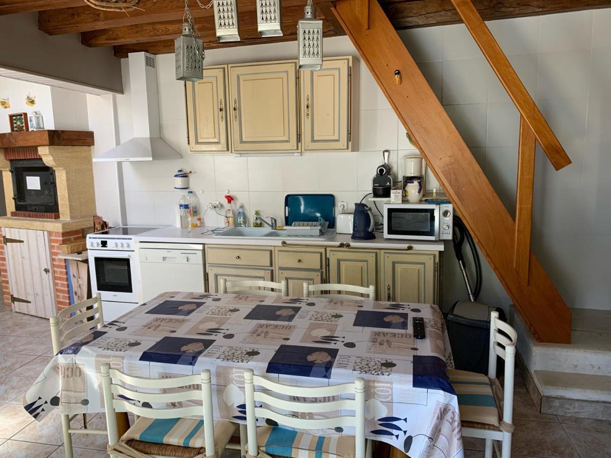 Maison De Pays Au Centre Du Village Сен-Мартен-де-Ре Экстерьер фото